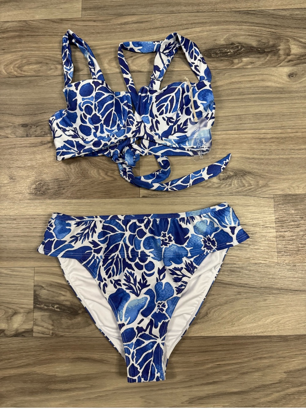 NWT Watercolors by Kenny Flowers Blue and White Floral Bikini Set Size Large